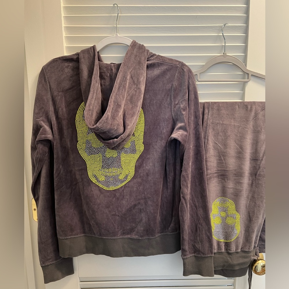 Queen of e.vil grey velvet set